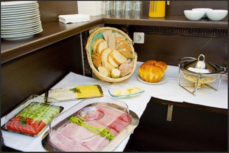 Hotel Orlando Sofya Restoran fotoğraf
